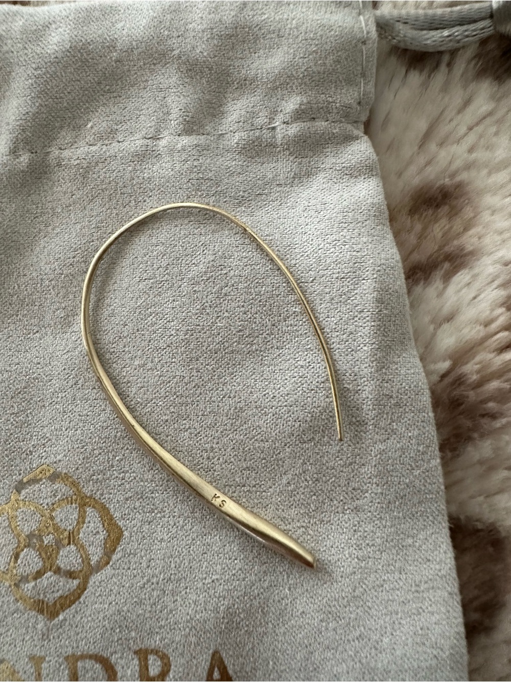 Kendra Scott Gold Curved Threader Earrings - Picture 3 of 6